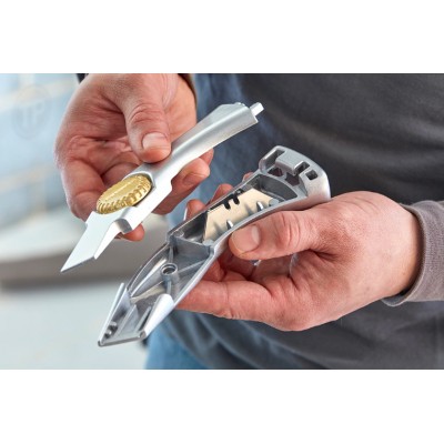 Макетен нож STANLEY с кобур и резервни остриета